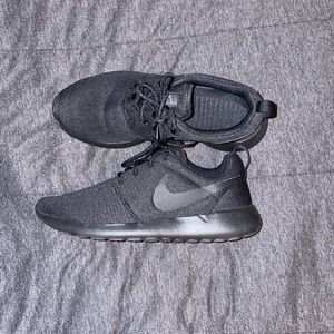Nike Roshe shoes.